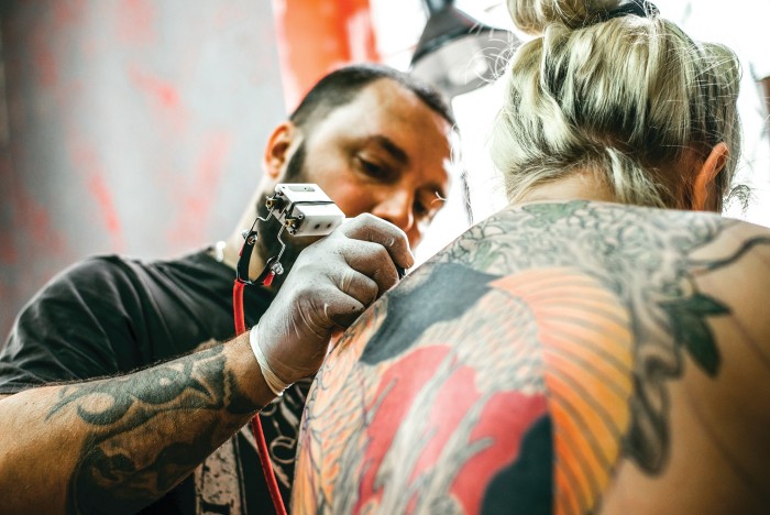 how to become a tattoo artist​